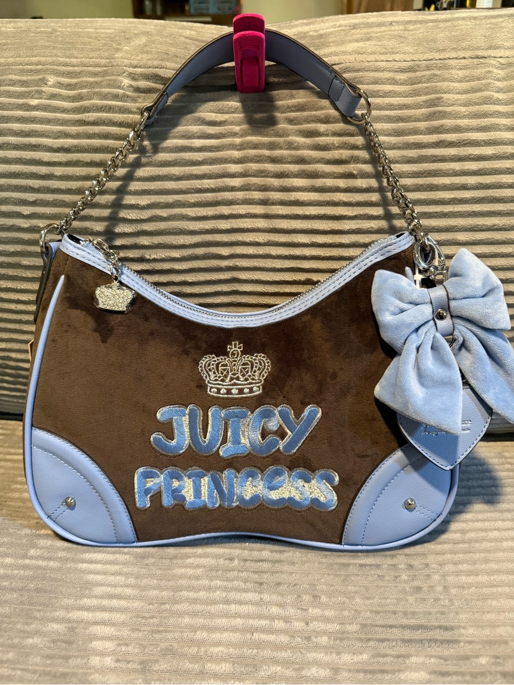 Juicy Couture Exclusive Juicy American Princess Shoulder Bag Key Charm 💙bow